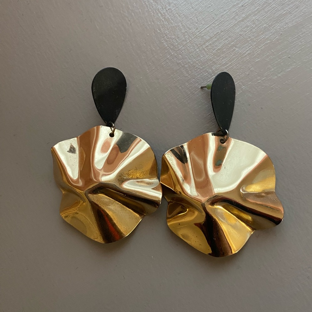 Express earrings